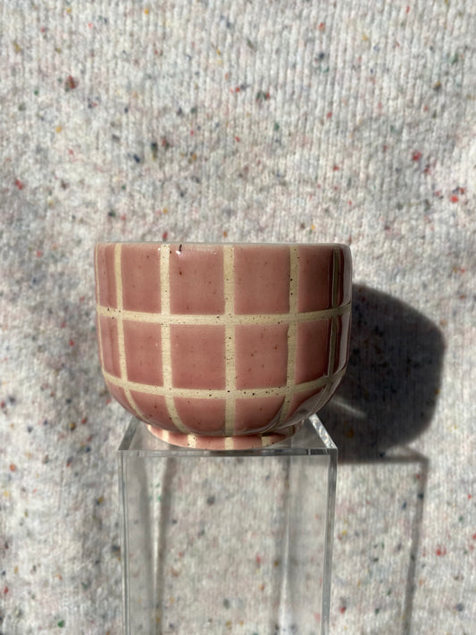 Pink speckled grid planter