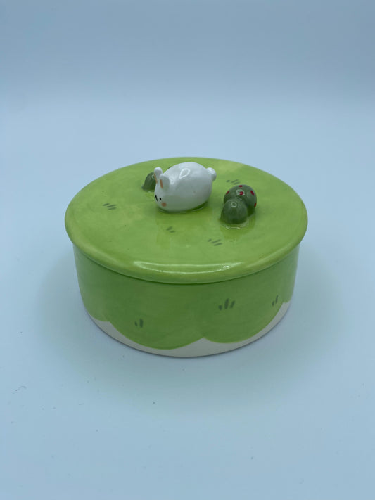 Bunny lidded trinket holder